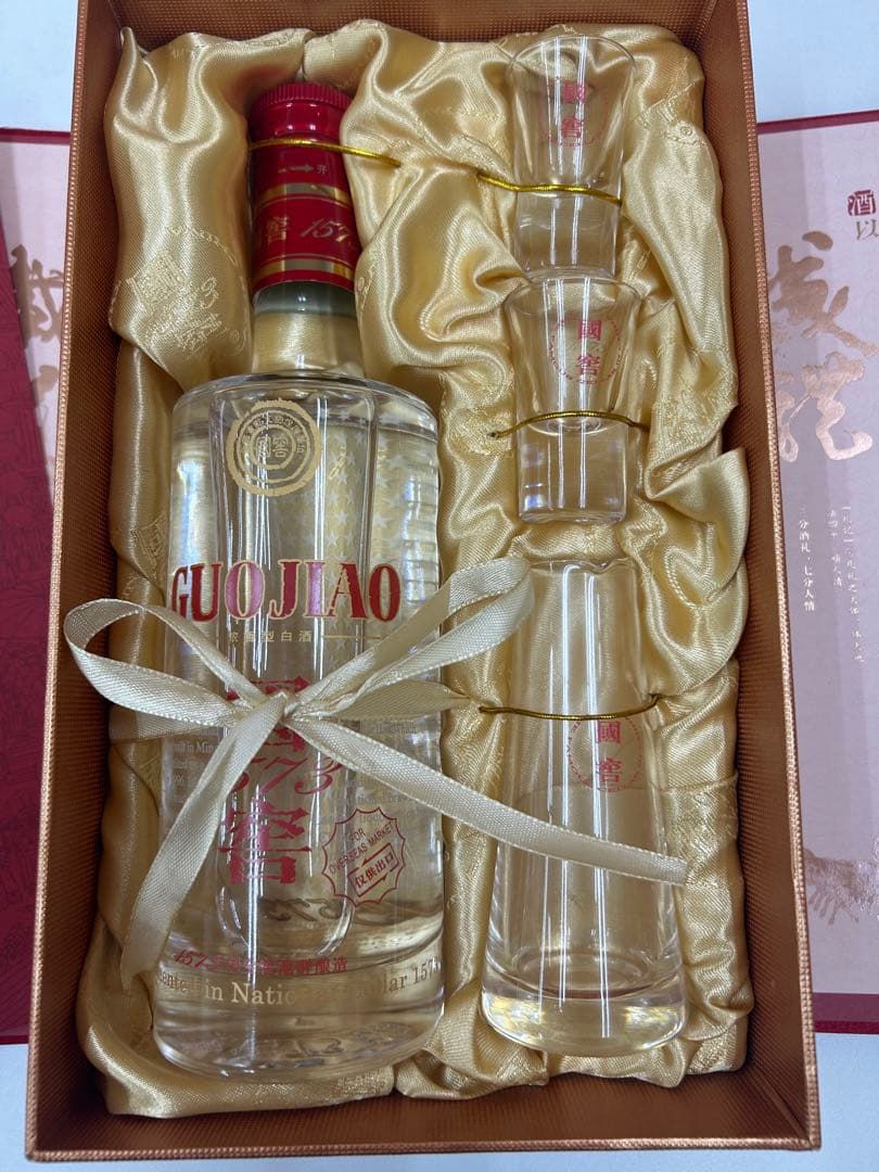 中国酒 國窖 1573 赤色 化粧箱入り 未開封