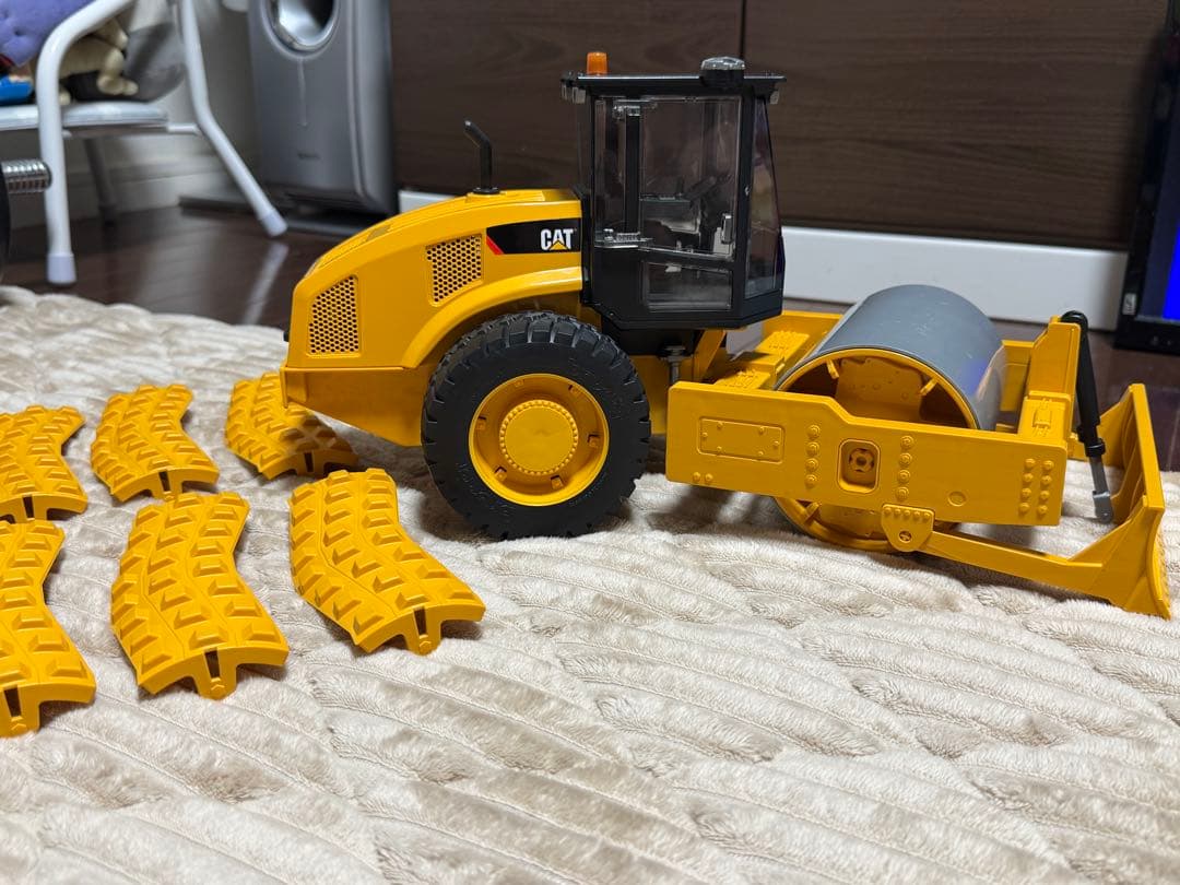 Bruder ブルーダー社　重機　CAT 振動ソイルコンパクター　ミニカー　模型