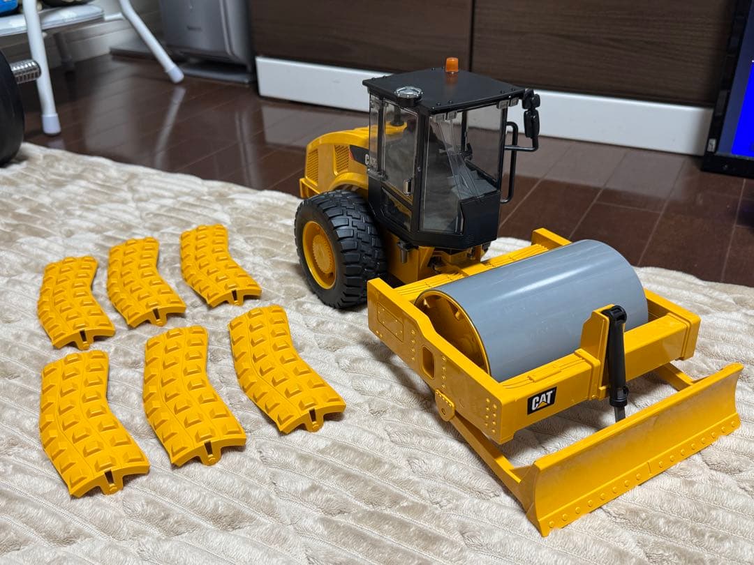 Bruder ブルーダー社　重機　CAT 振動ソイルコンパクター　ミニカー　模型