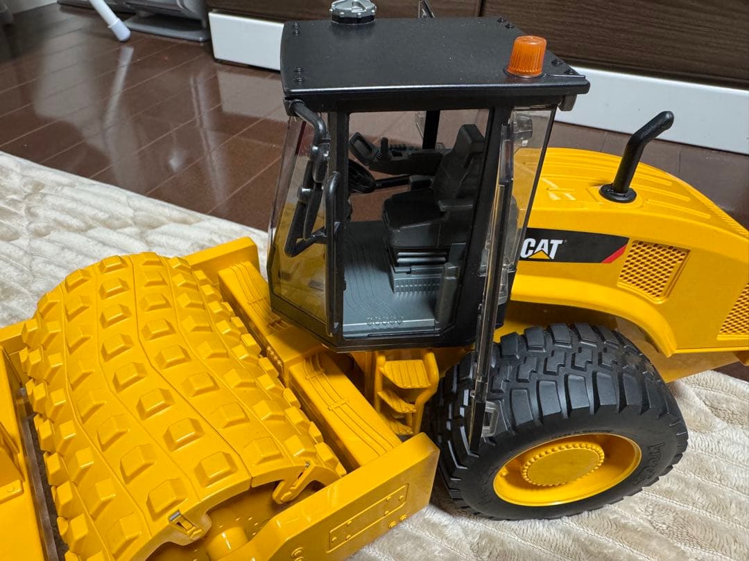 Bruder ブルーダー社　重機　CAT 振動ソイルコンパクター　ミニカー　模型