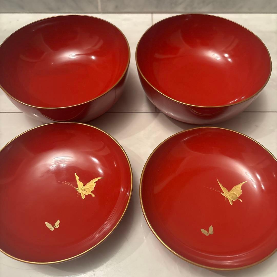 金彩がふんだんに使われたお花と蝶々が芸術的で絢爛豪華な木製輪島お椀2客