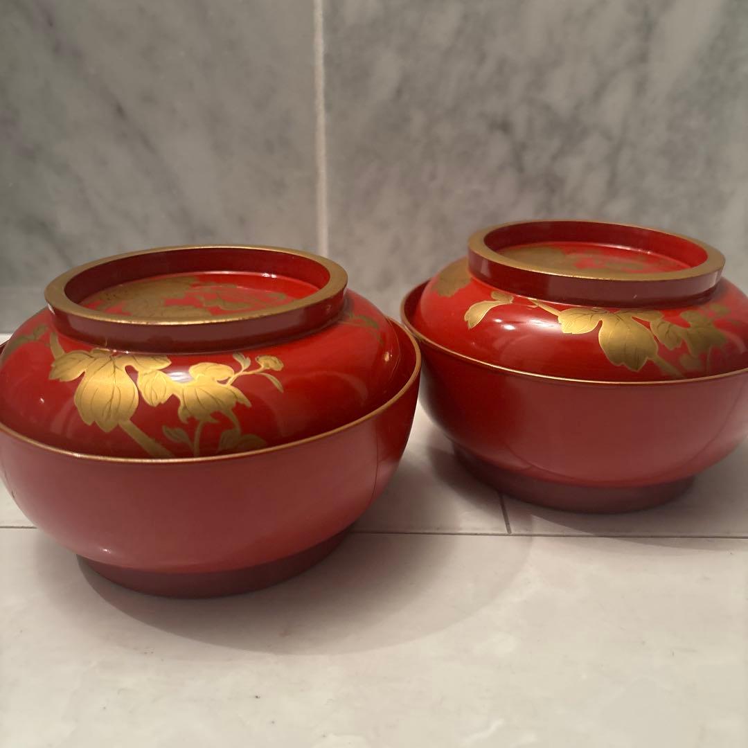 金彩がふんだんに使われたお花と蝶々が芸術的で絢爛豪華な木製輪島お椀2客