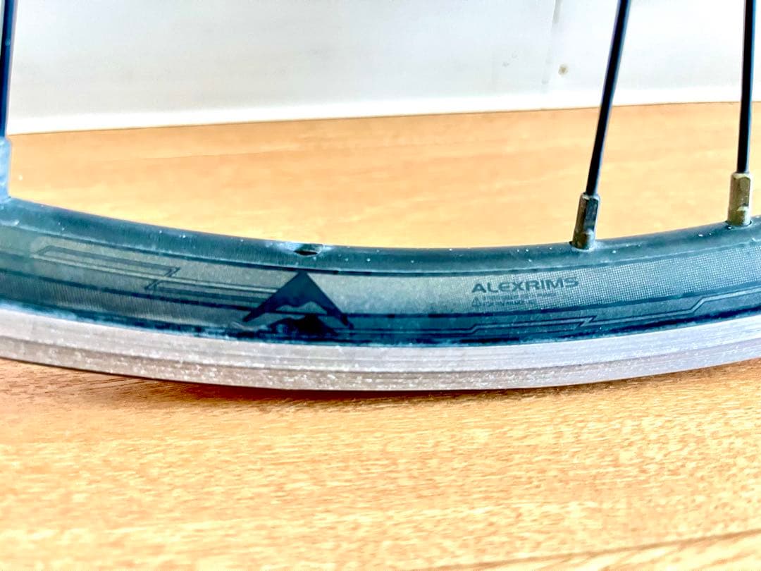 700C アルミホイール クリンチャー用　メリダ　タイヤとチューブ付き