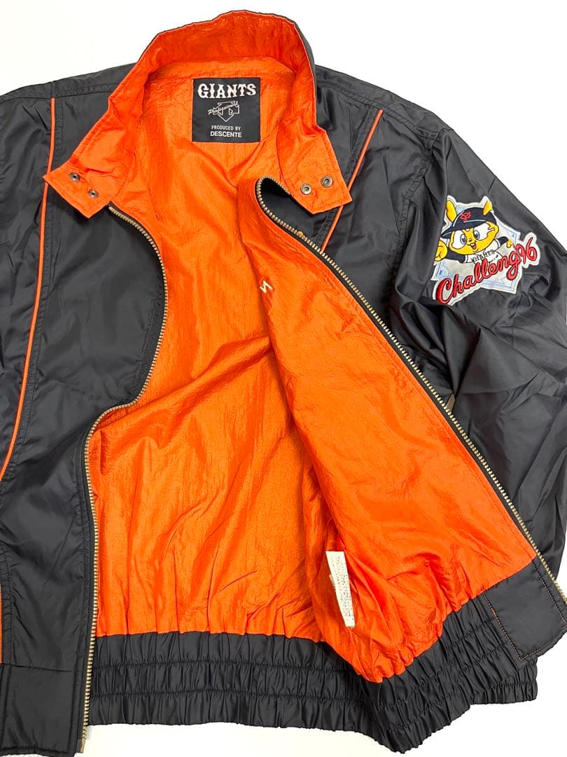 90s デサント製 読売ジャイアンツ 巨人 ナイロン ジャケット ユニフォーム