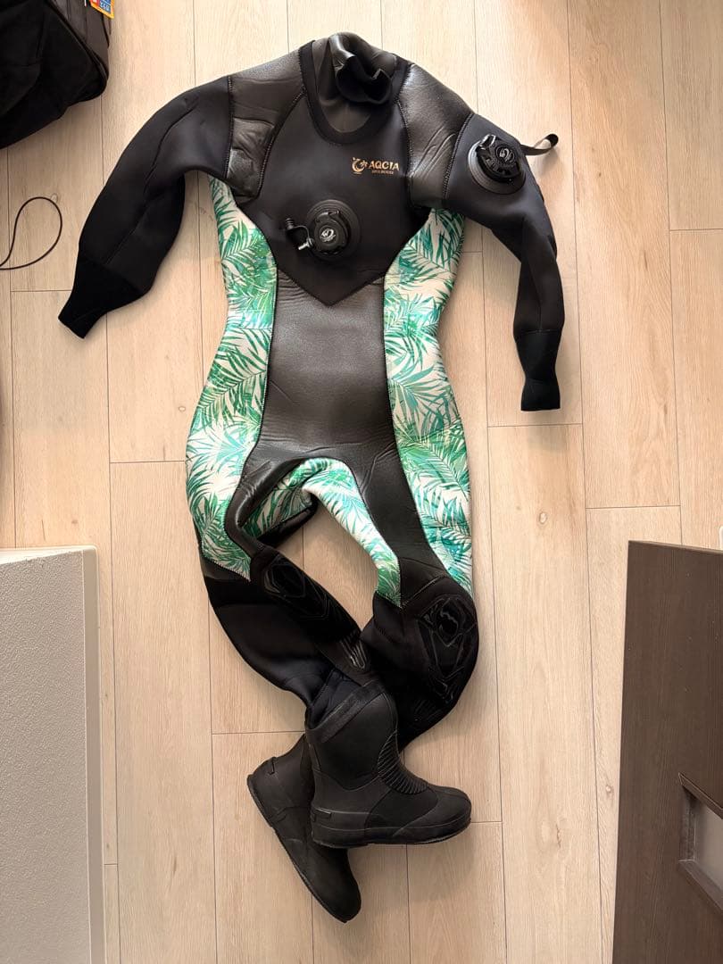 AQCIA フルスーツ パームツリー柄