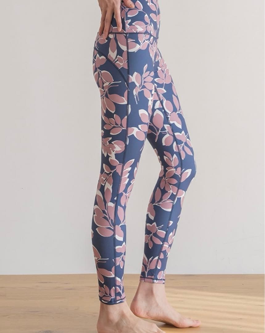 スカーラ　リーフバイカラーレギンス　スモークブルーMサイズショッパー付き