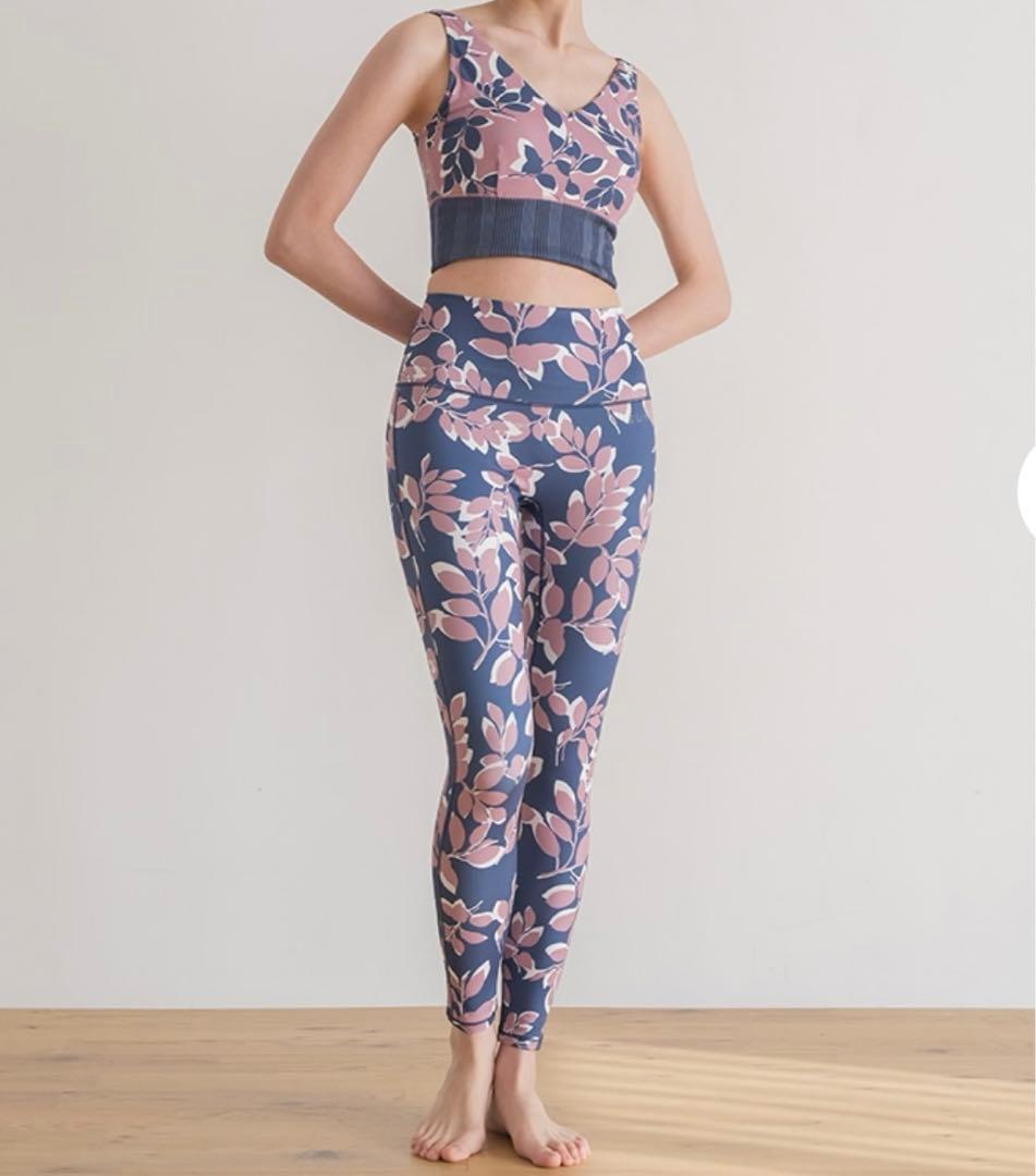 スカーラ　リーフバイカラーレギンス　スモークブルーMサイズショッパー付き