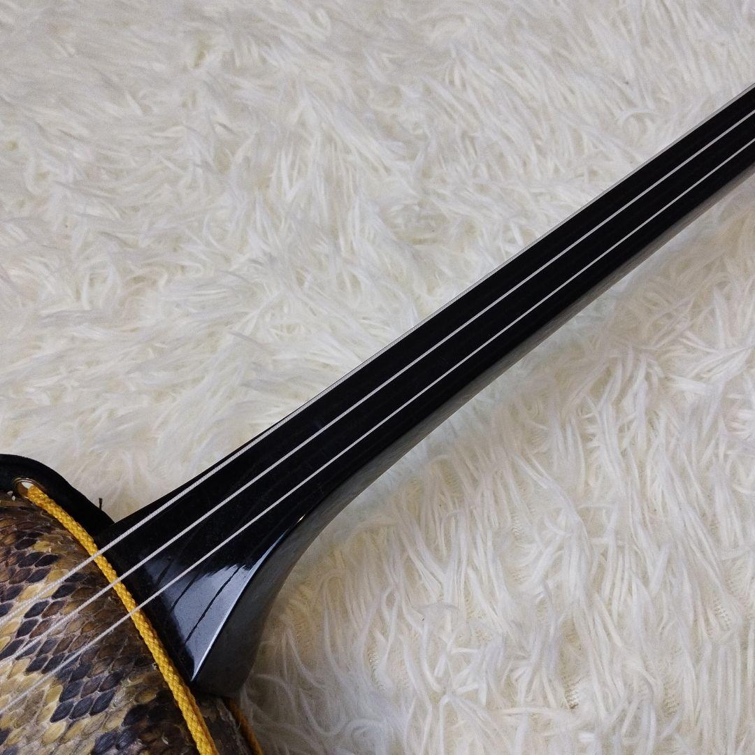 沖縄三線 本皮 三線 沖縄 皮破れなし 蛇皮 本蛇革 琉球 和楽器 弦楽器