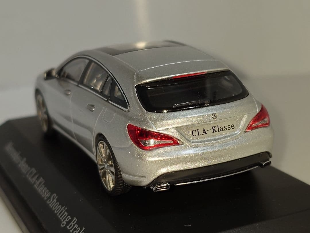 メルセデスベンツ CLAシューティングブレーク 1/43 ミニカー シルバー