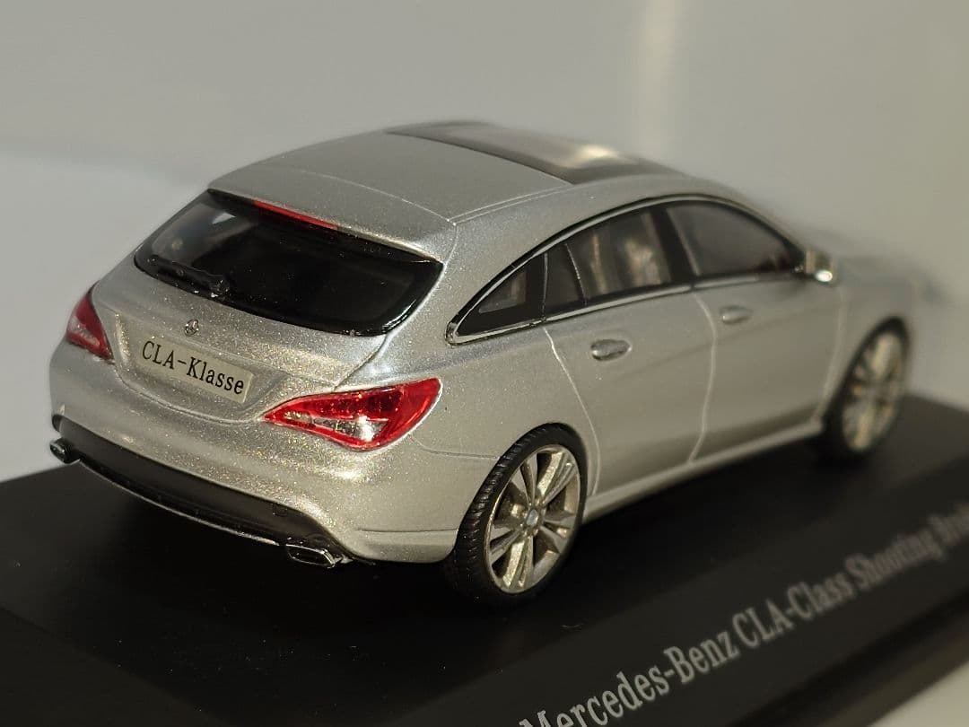メルセデスベンツ CLAシューティングブレーク 1/43 ミニカー シルバー