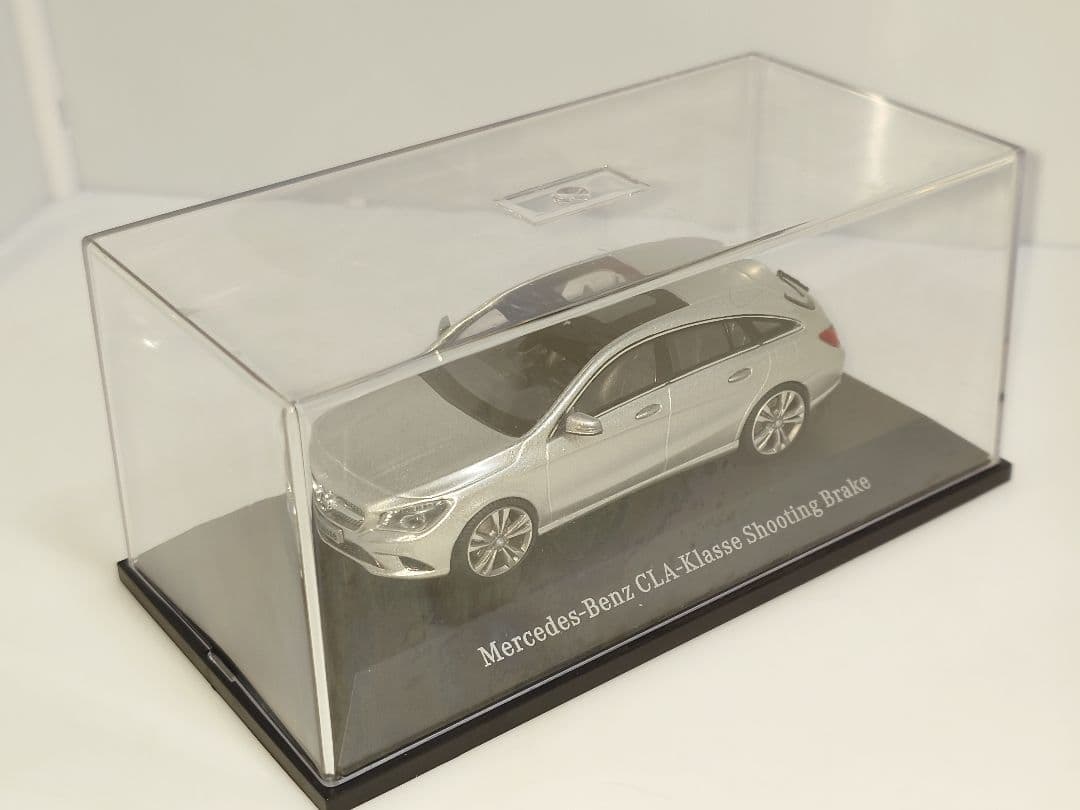 メルセデスベンツ CLAシューティングブレーク 1/43 ミニカー シルバー