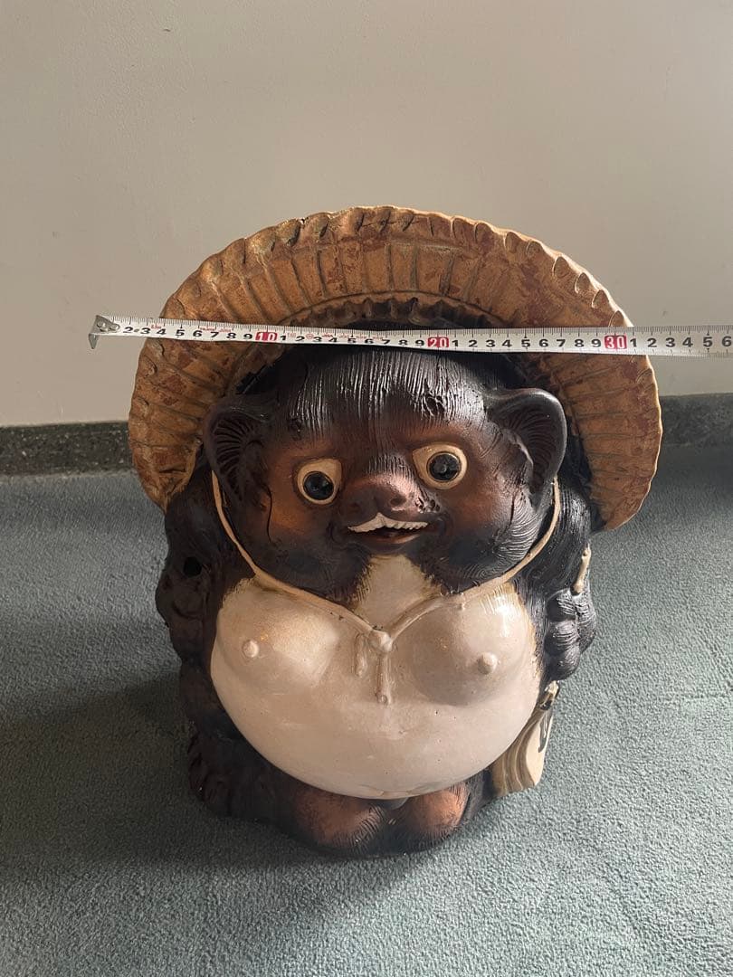 たぬきの置物　信楽焼　高さ47cm