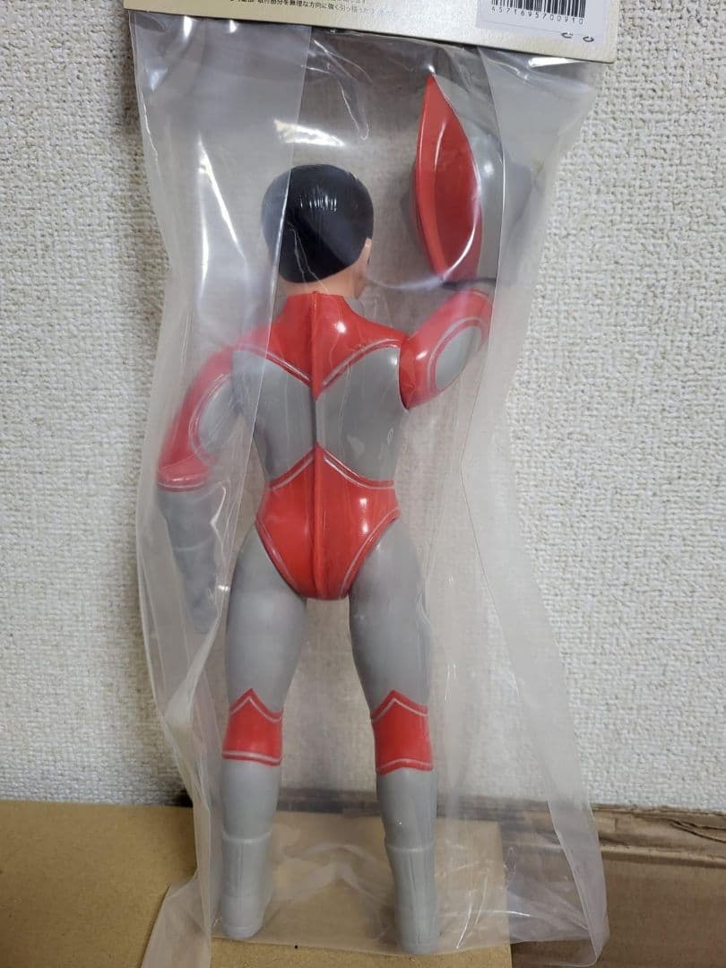 ブルマァク マスク取れ大帰ってきたウルトラマン　レトロカラー　ソフビ　墓場の画廊