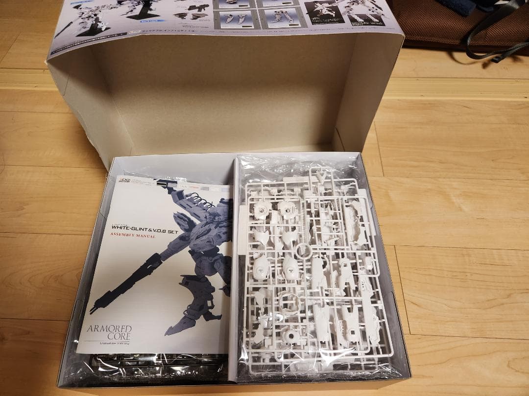 ロボット ARMOR CORE LINEARK WHITE-GLINT & V.O.B S