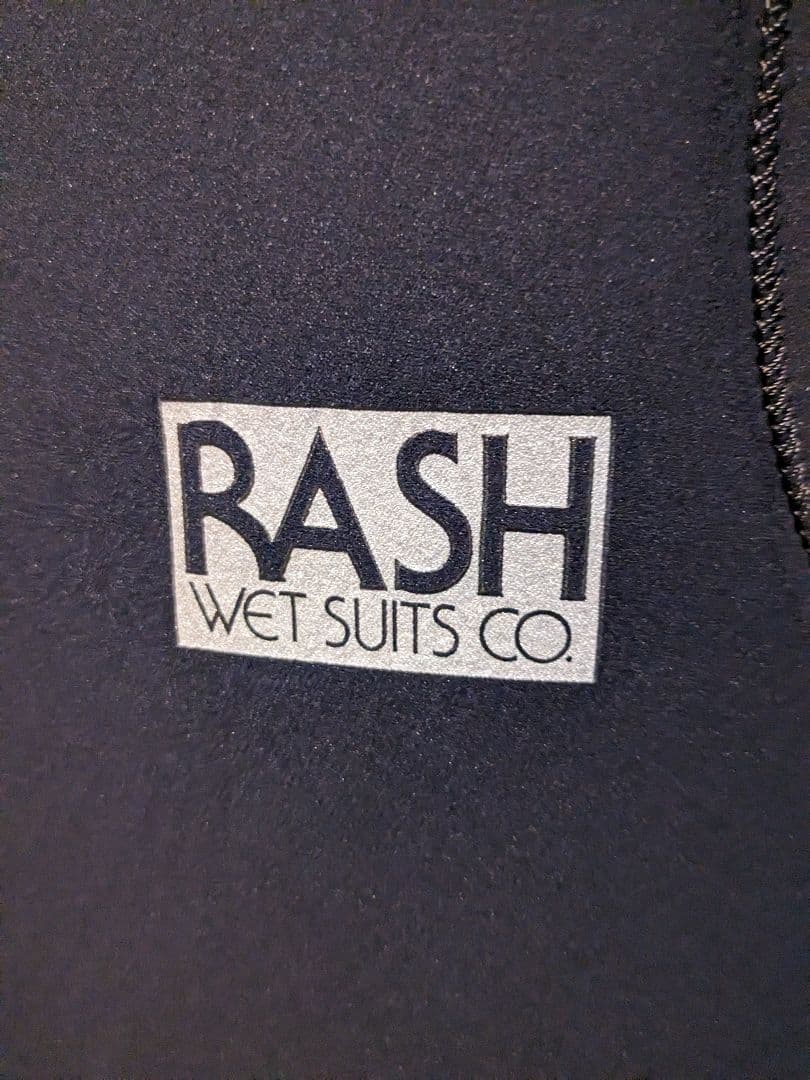 新品未使用　RASH シーガル ブラック 半袖　L/XL