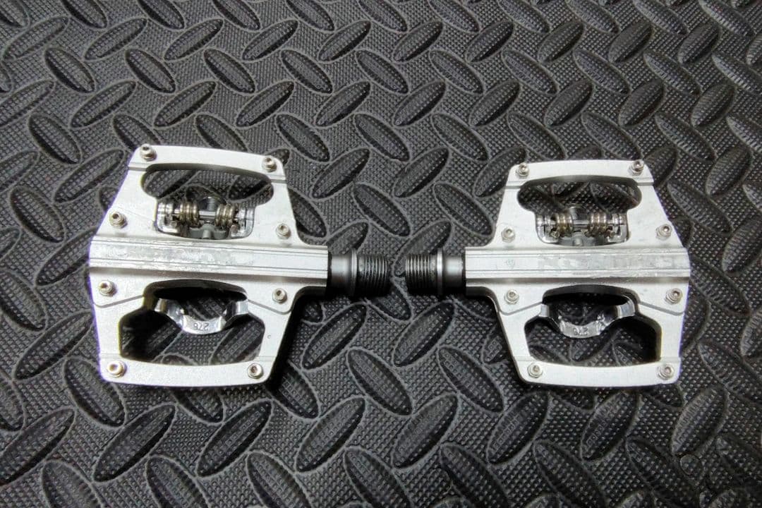 gomu様 KCNC SPDペダル+MERIDA カーボンシートポスト