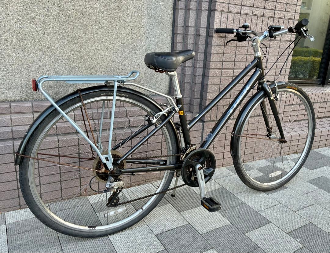 トレック　Trek Allant. クロスバイク　24段　東京