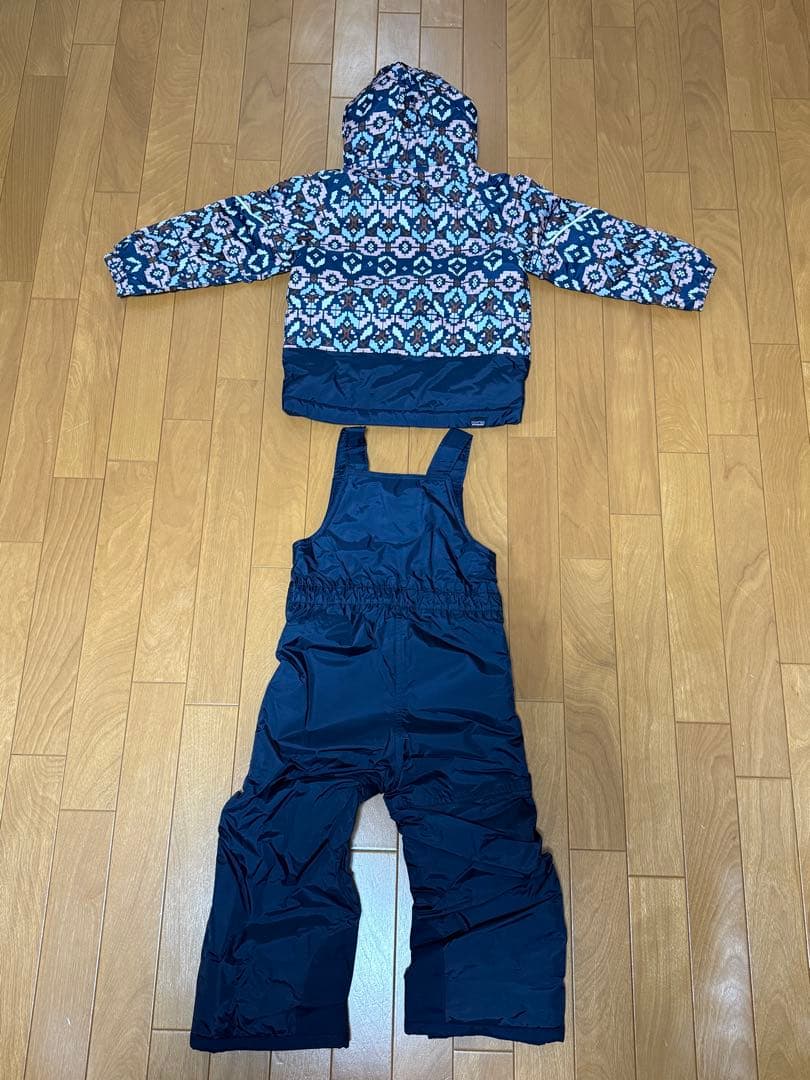 【tatsu】patagonia スノーウェア　4T（子供用）