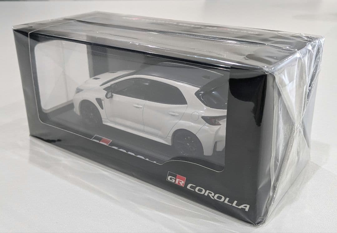 トヨタGRカローラ カラーサンプル ミニカー　スーパーホワイト(040)