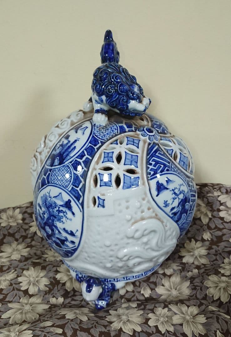 稀少 在銘 陶器製 中国 五良大甫呉祥瑞造 染付 獅子 香炉 高さ20.5cm