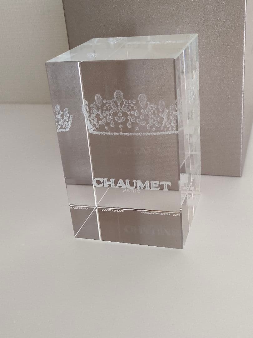 セール★新品未使用ショーメ☆ティアラ ロゴ クリスタルペーパーウェイト オブジェ