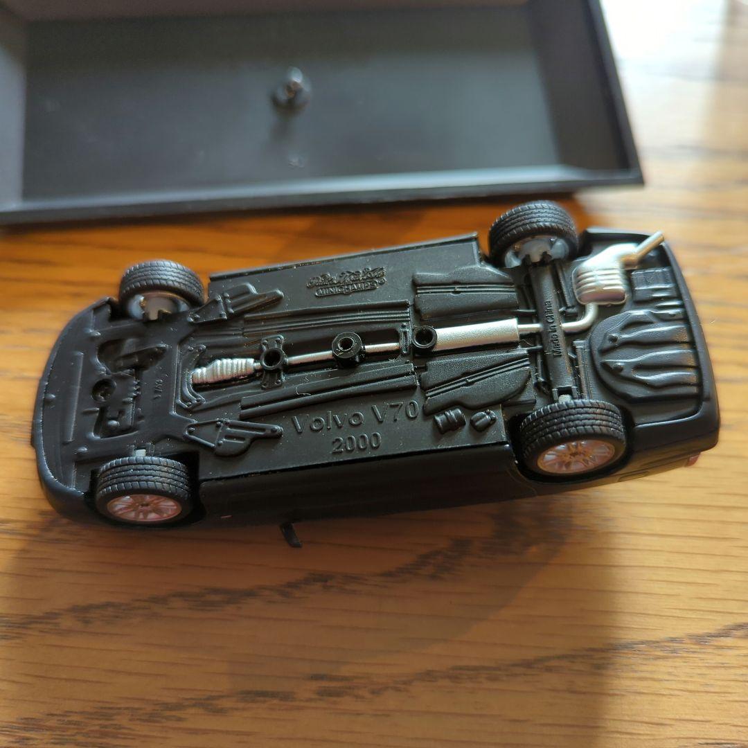 M014【B品】MINICAMPS　ミニチャンプス　Volvo ボルボ　V70