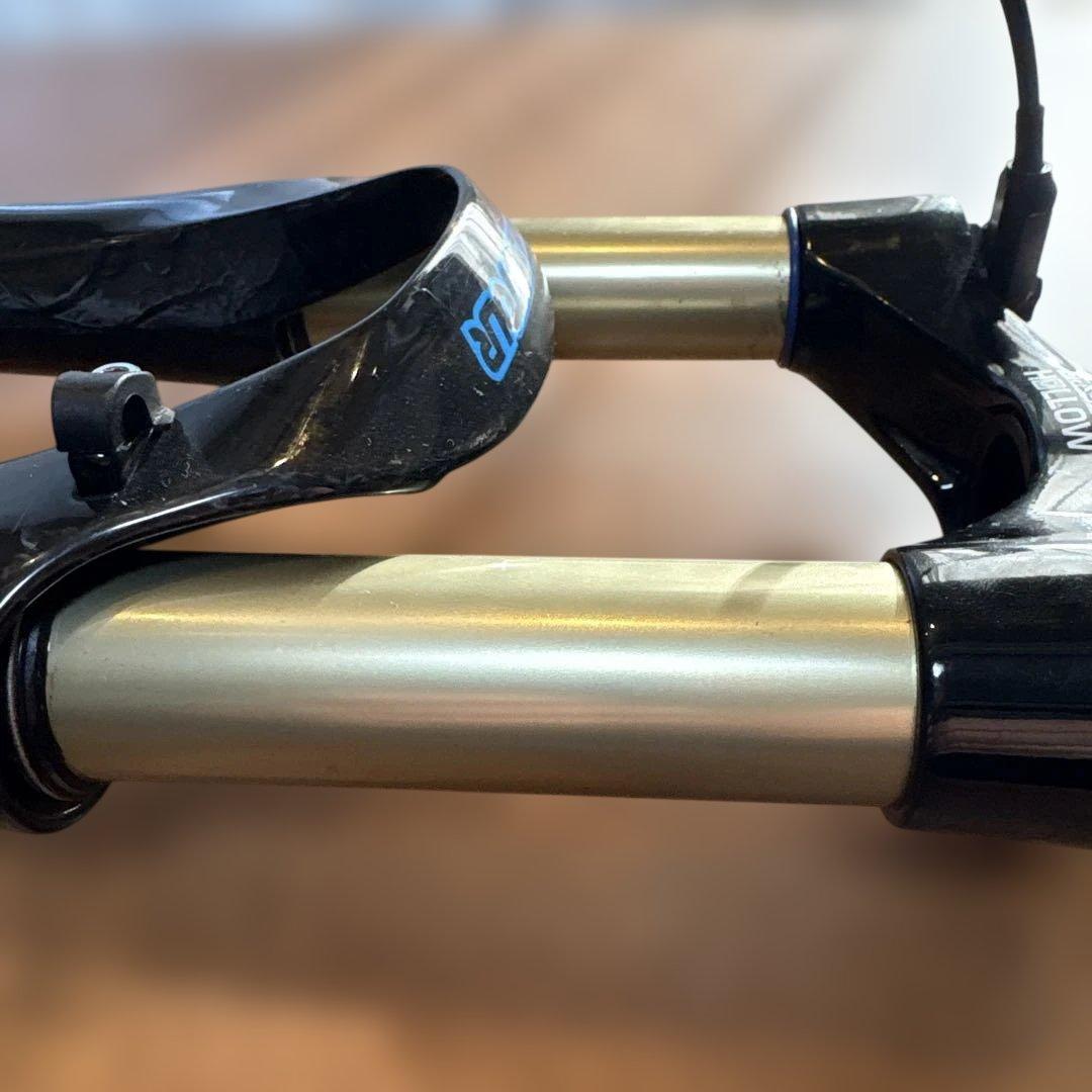 SUNTOUR AXON RLRC 29サスペンションフォークカーボン