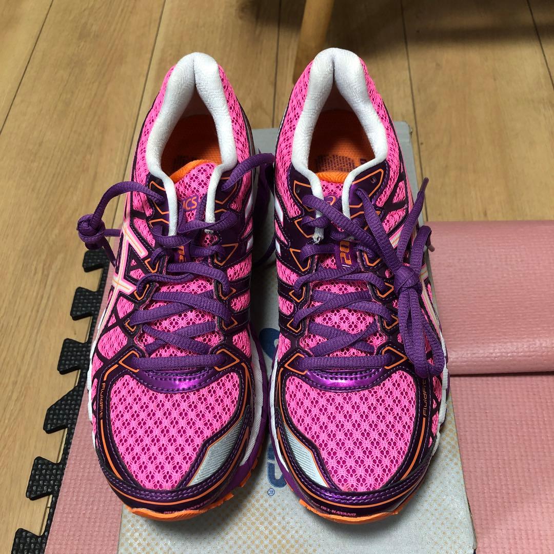 新品未使用　ASICS ランニングシューズ ピンク/