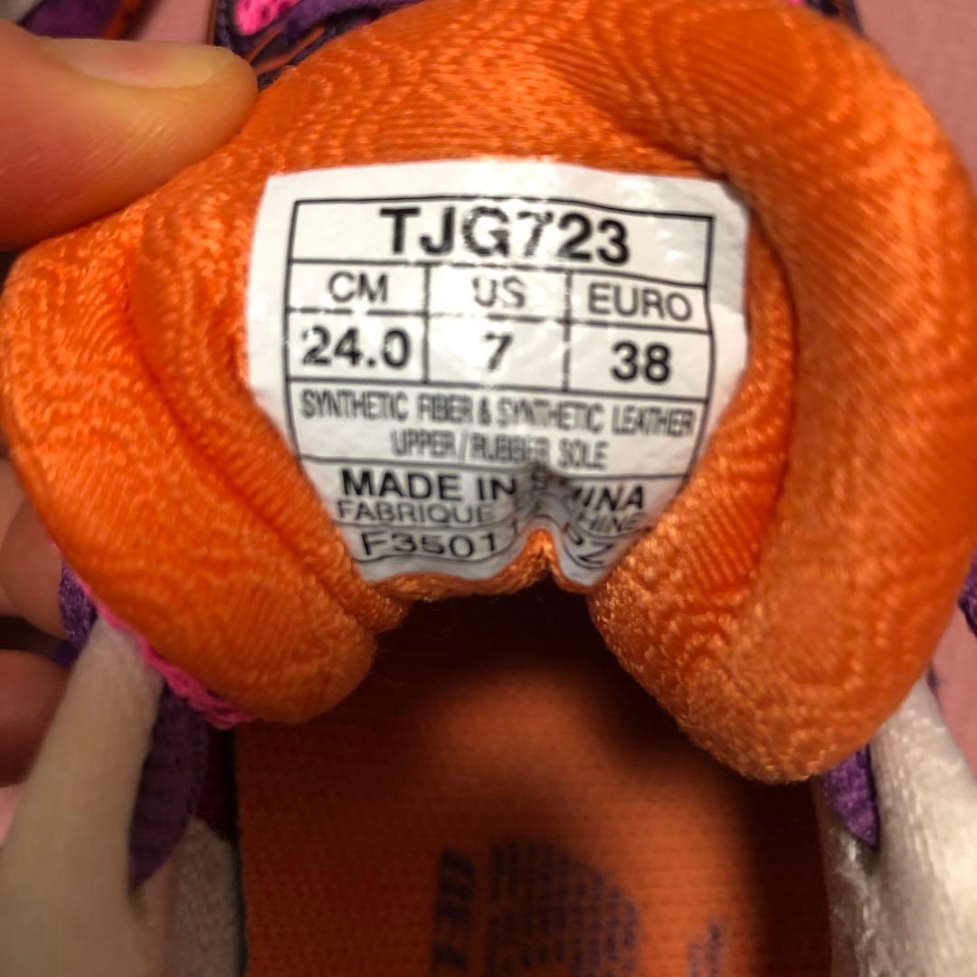 新品未使用　ASICS ランニングシューズ ピンク/