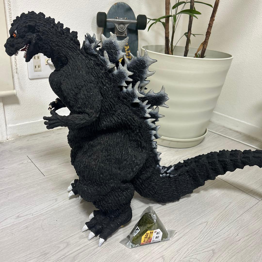 大きめなゴジラフィギュア　高さ４7センチくらい