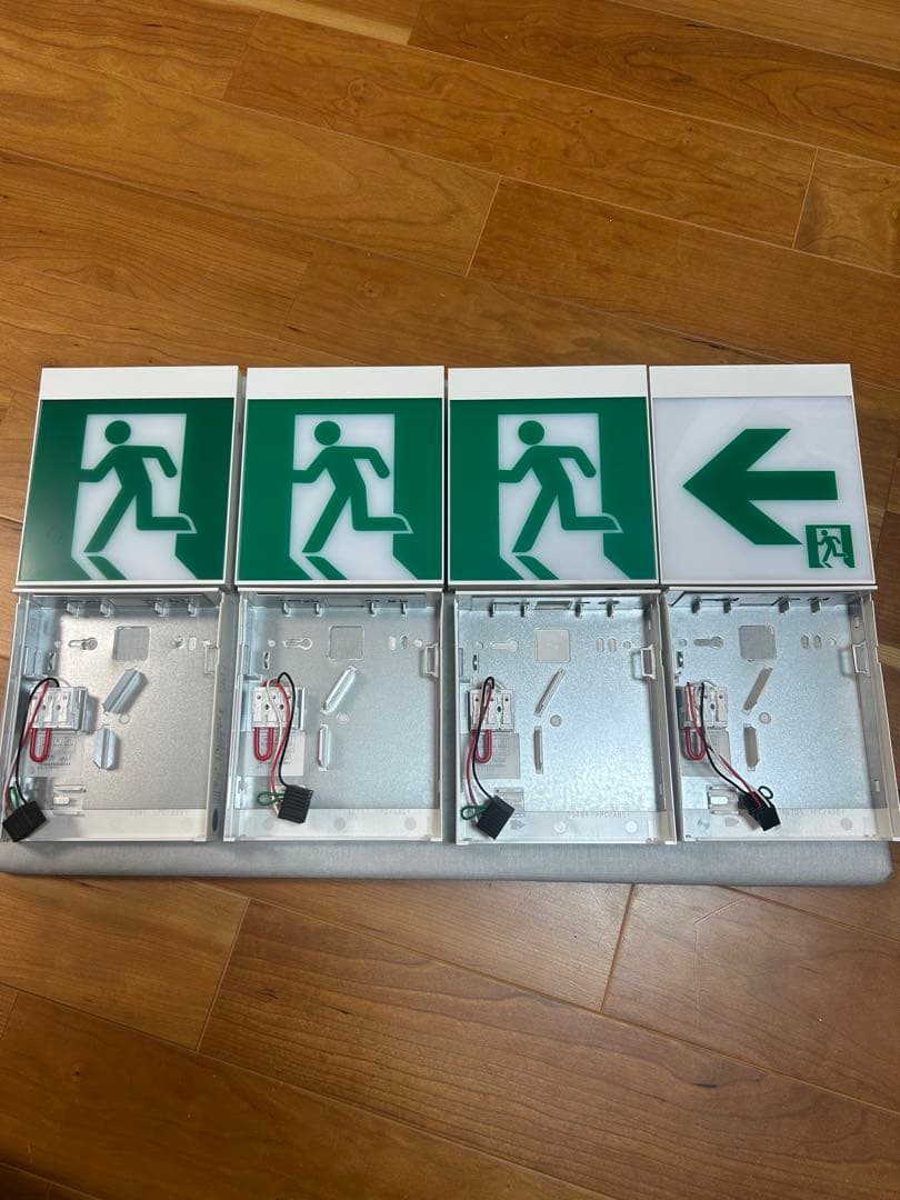 TOSHIBA 非常口、避難口誘導灯　C級片面FBK-10701-LS17 防災