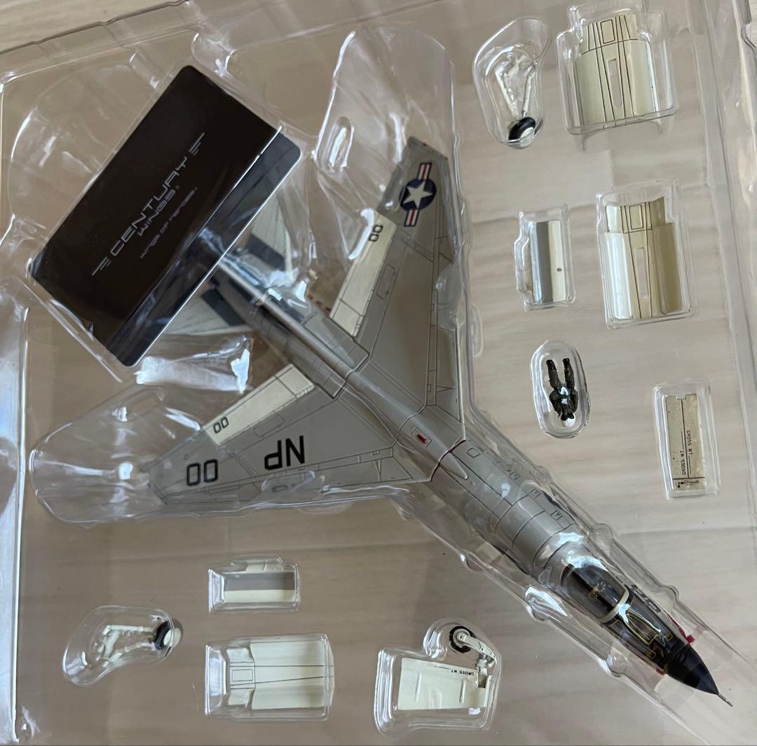 絶版希少新品　センチュリーウイングス/ 1/72 米海軍 F-８E クルセイダー