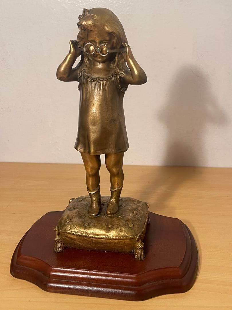 ブロンズ製少女像 メガネ付き