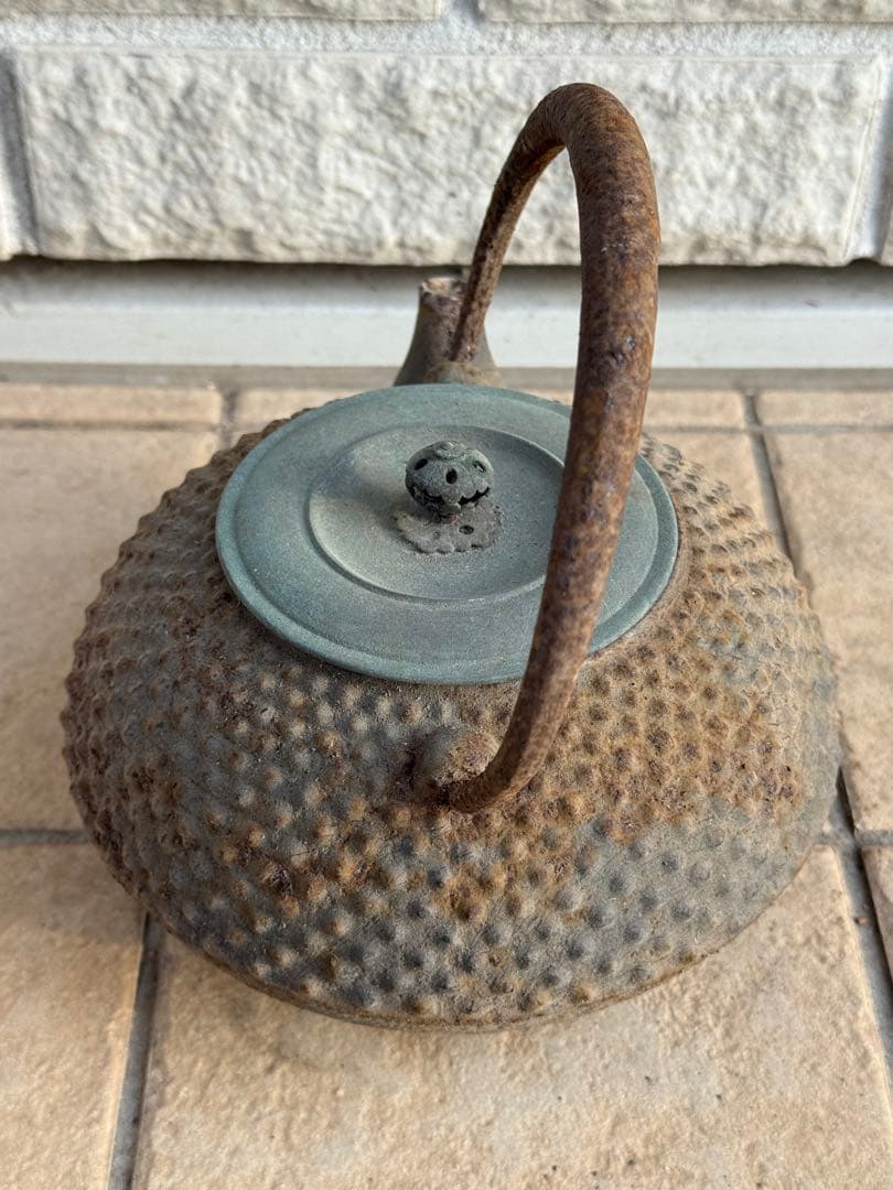 鋳鉄製 鉄瓶 凹凸デザイン