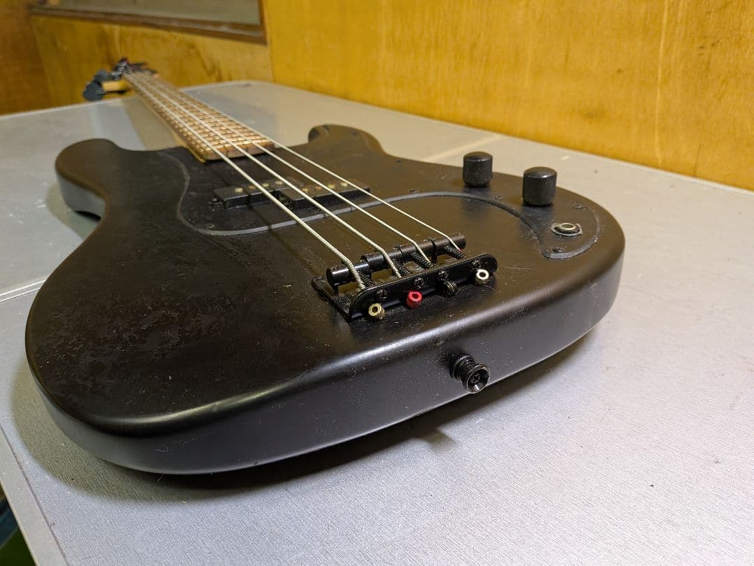 SELDERマッドブラック 4弦エレキベース