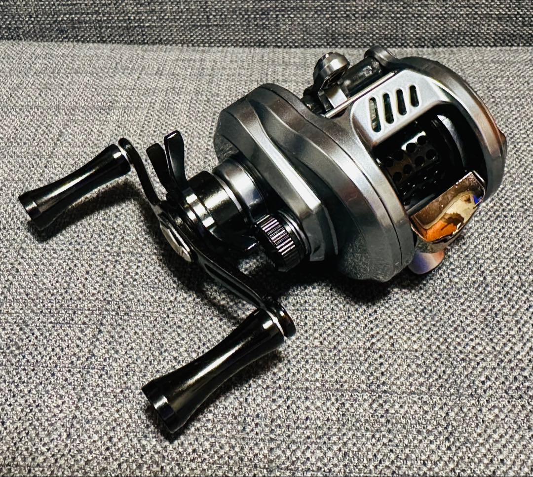 明日までセール！新品 超軽量 丸型ベイトフィネスリール　左ハンドル ベイトリール