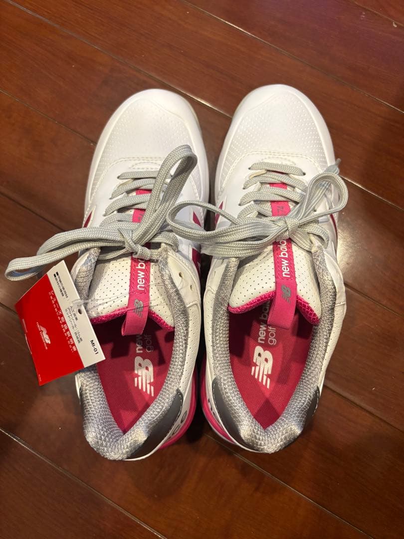 新品未使用！ニューバランス ゴルフシューズ 23.5