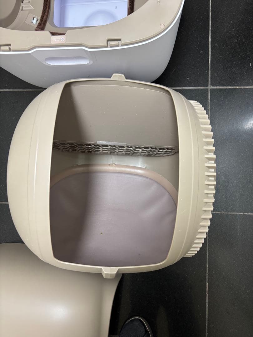 Pety自動猫用トイレ 四角形ベージュ