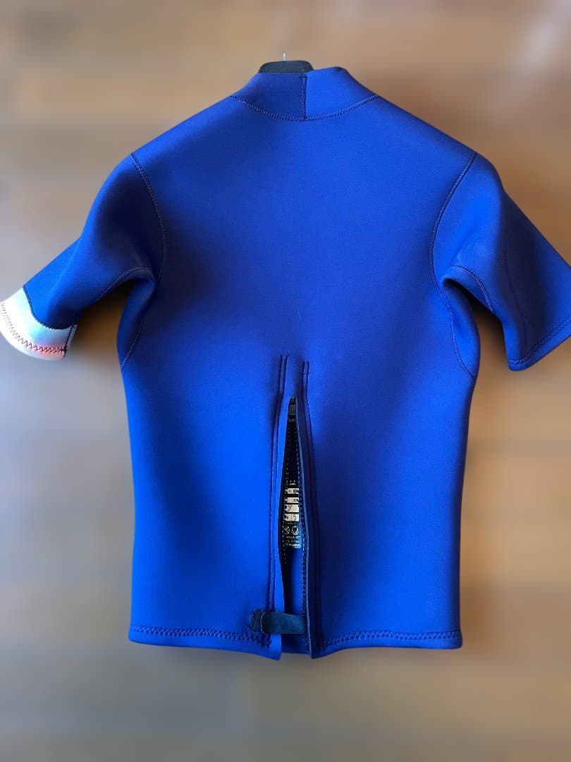 REVO タッパー 青 ジッパー付き