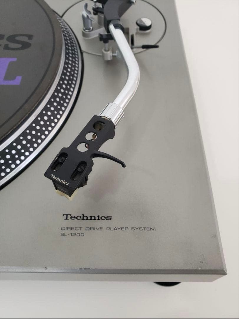Technics SL-1200 ターンテーブル