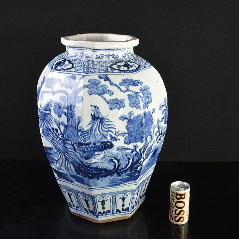 中国　景徳鎮製款　青花　神獣花文　八角面取瓶　高さ約48cm　V　R7338F