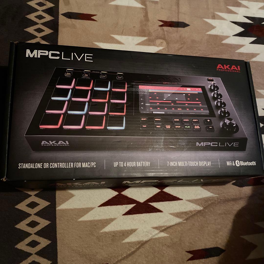 SALE中！送料無料 ドラムマシーン AKAI MPC LIVE 動作確認済