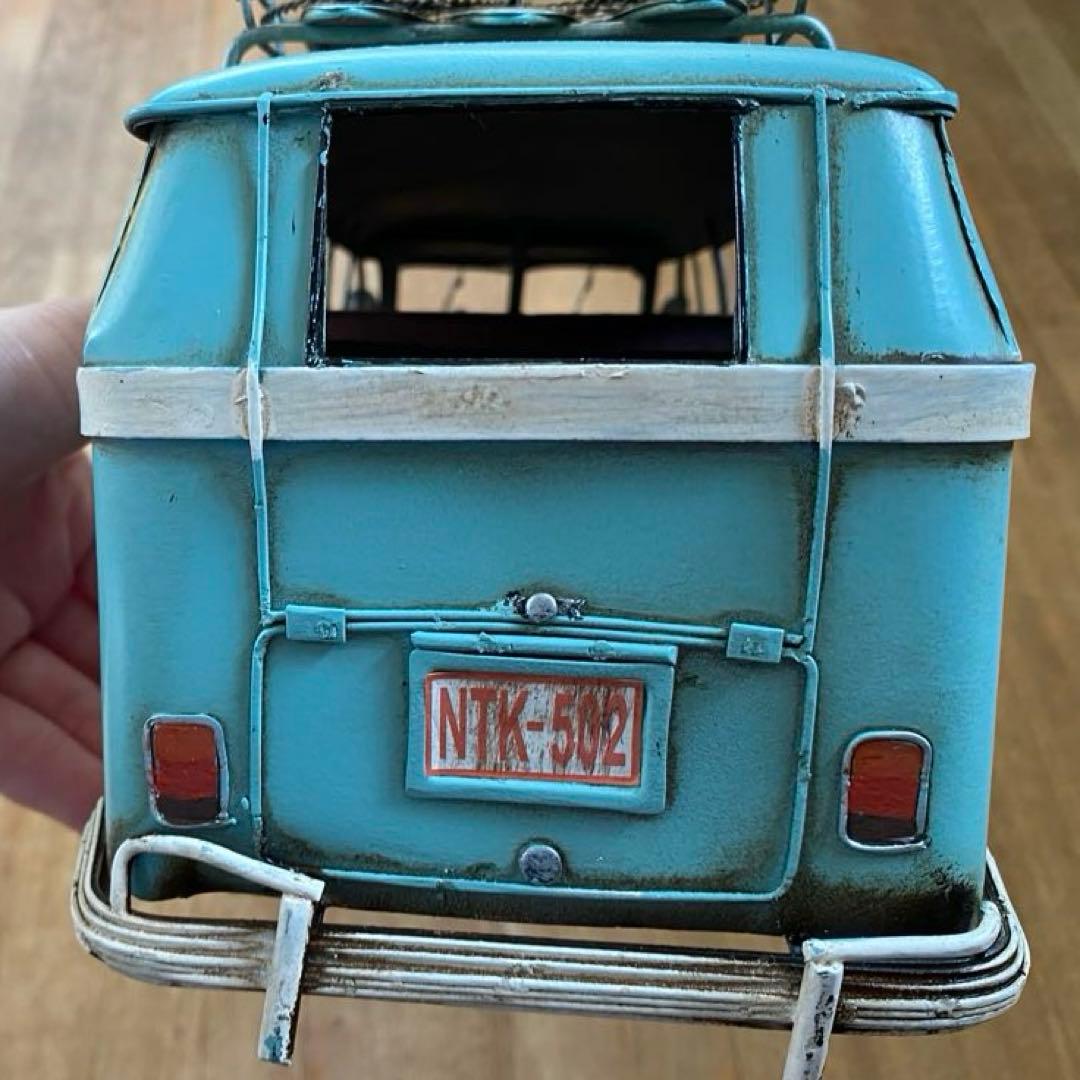 ワーゲンバス風 ブリキ製のミニカー ②