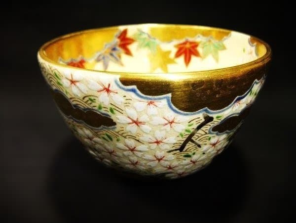 通次 阿山 色絵 雲錦 金襴手 金色と多色の紅葉模様 茶碗