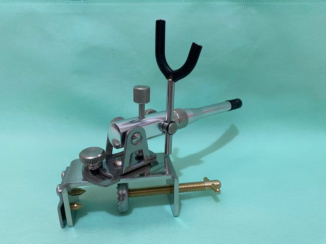 新品未使用、ヘラブナ用金属万力、ヘラ万力、砲台スノーピーク ダイワ竿受け へら