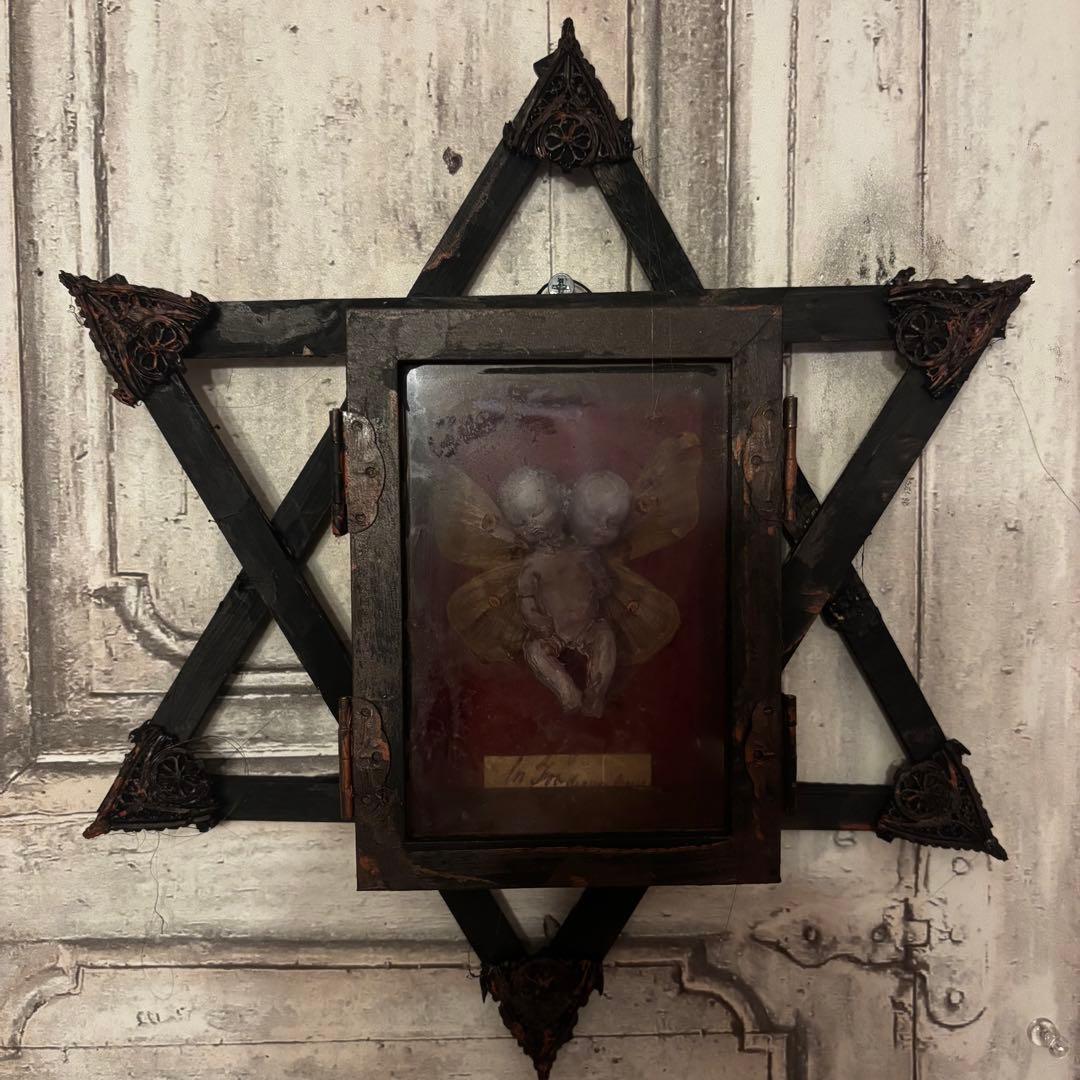 【Special Price】 守護六芒星の中の双頭妖精オブジェ