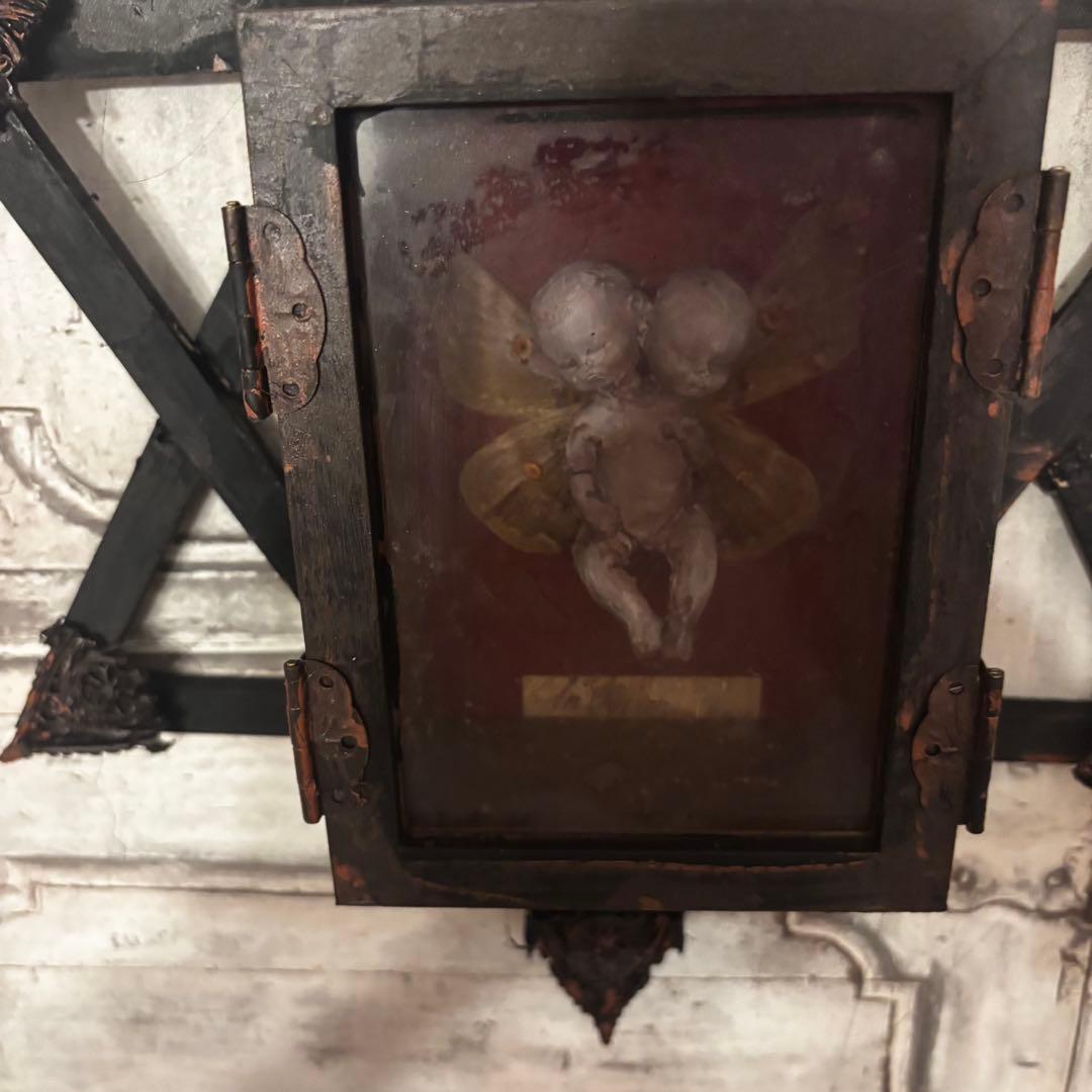 【Special Price】 守護六芒星の中の双頭妖精オブジェ