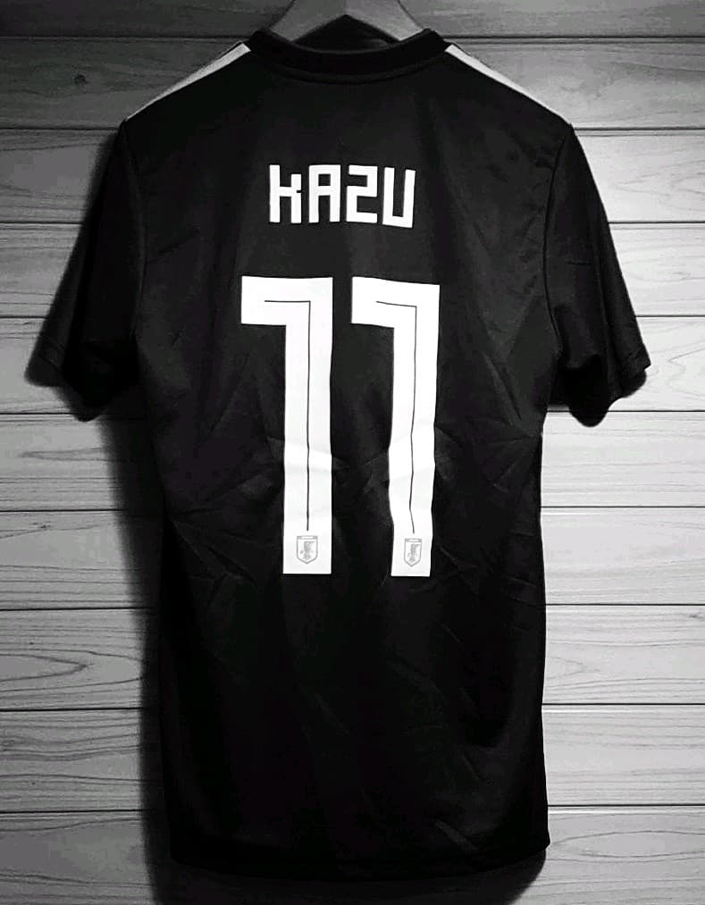 アディダスサッカー日本代表ユニフォーム　上シャツＬ、下パンツM＆ソックスセット