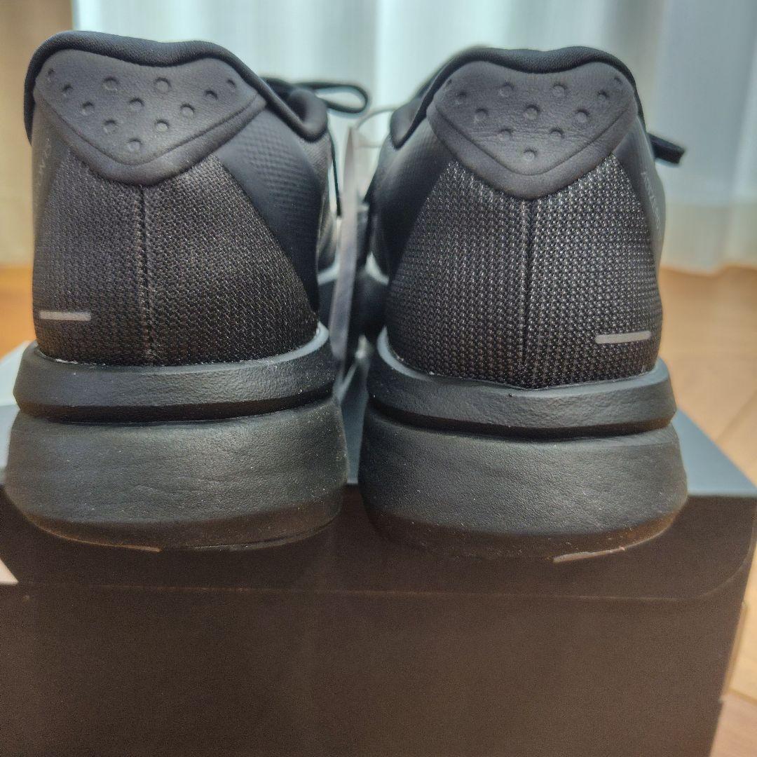 【新品】adidas　アディゼロ　ボストン13　28センチ