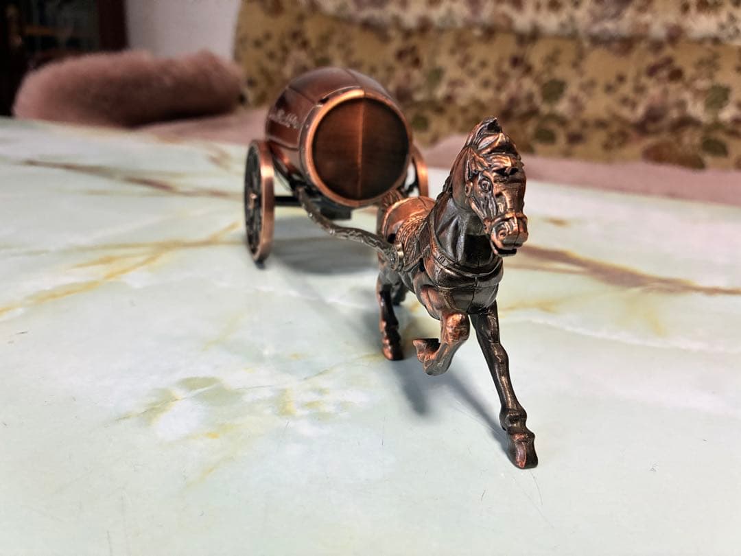 欧州製オブジェ　アンティーク　ライター　馬車樽を引く馬　午年　銅色　馬車型　美品